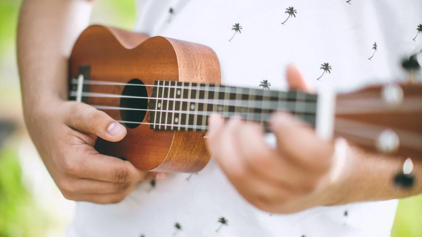 Qual é o Primeiro Passo para Aprender a Tocar Cavaquinho? Guia Completo para Iniciantes