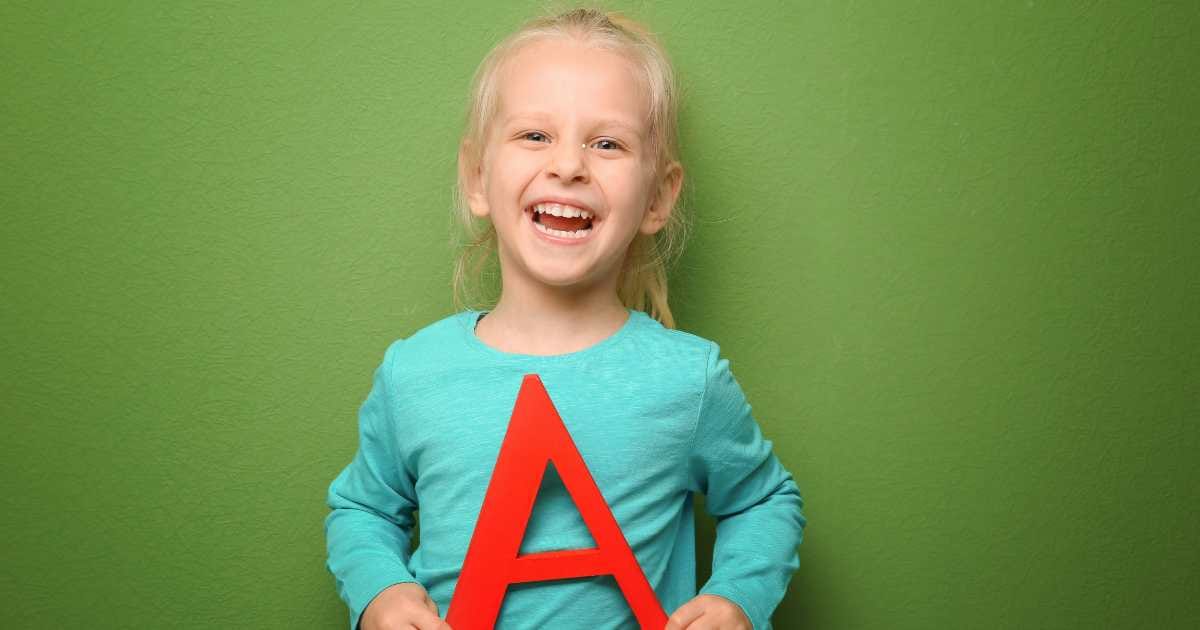 Nomes de Menina com a Letra A: Significados que Ensinam e Inspiram