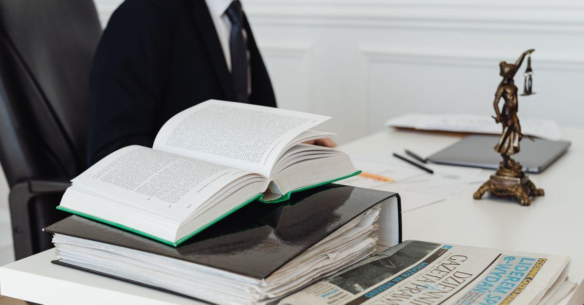 Como escolher o melhor suporte jurídico para instituições educacionais