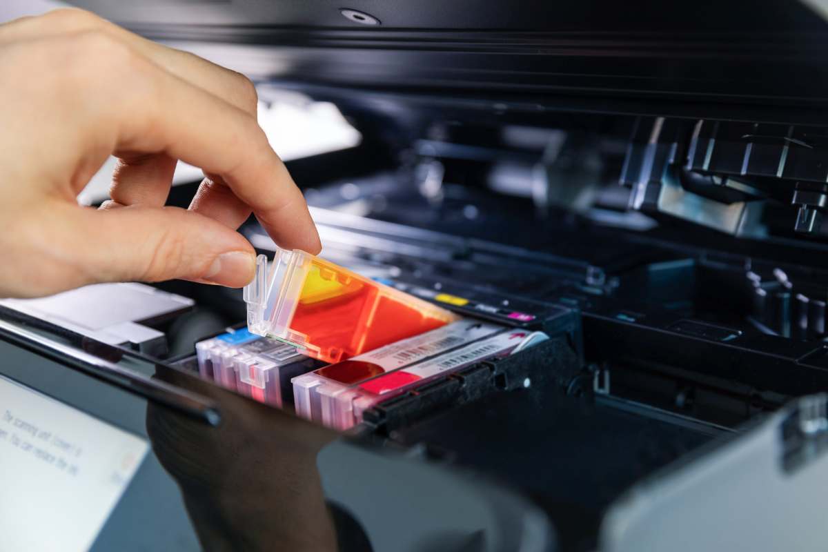 Como fazer manutenção em impressora?